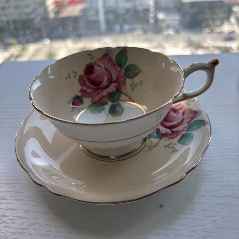Beautiful Vintage Paragon Pale Yellow and Pink Rose teacup and Saucer